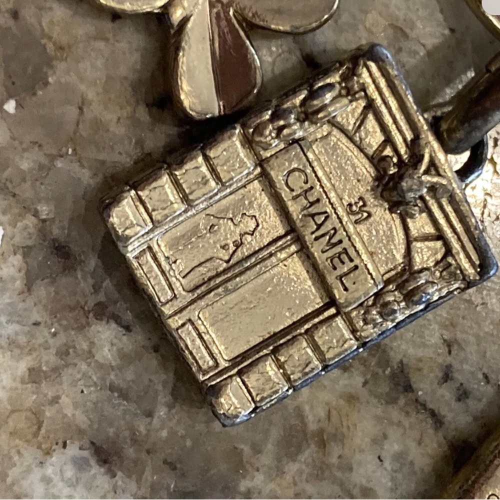 Chanel Extremely Rare 2002 16 Charms Toggled Cold Bracelet - Picture 5 of 12